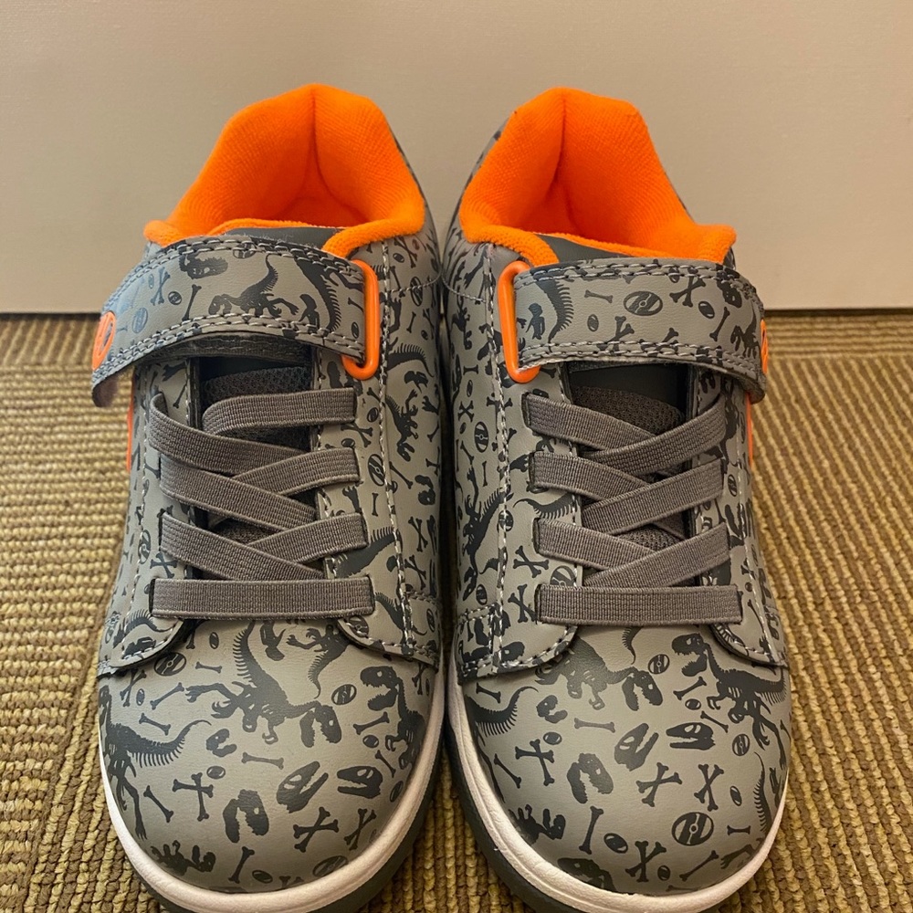 New Heelys, in box! Great deal!